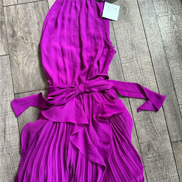 NWT women’s romper - Picture 2 of 4